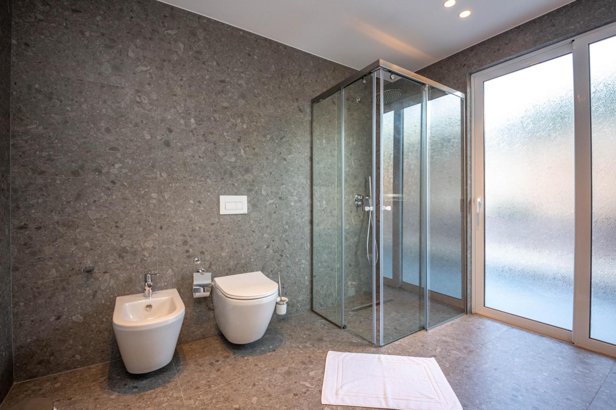Azure Inn Hotel Sarande Bilik gambar