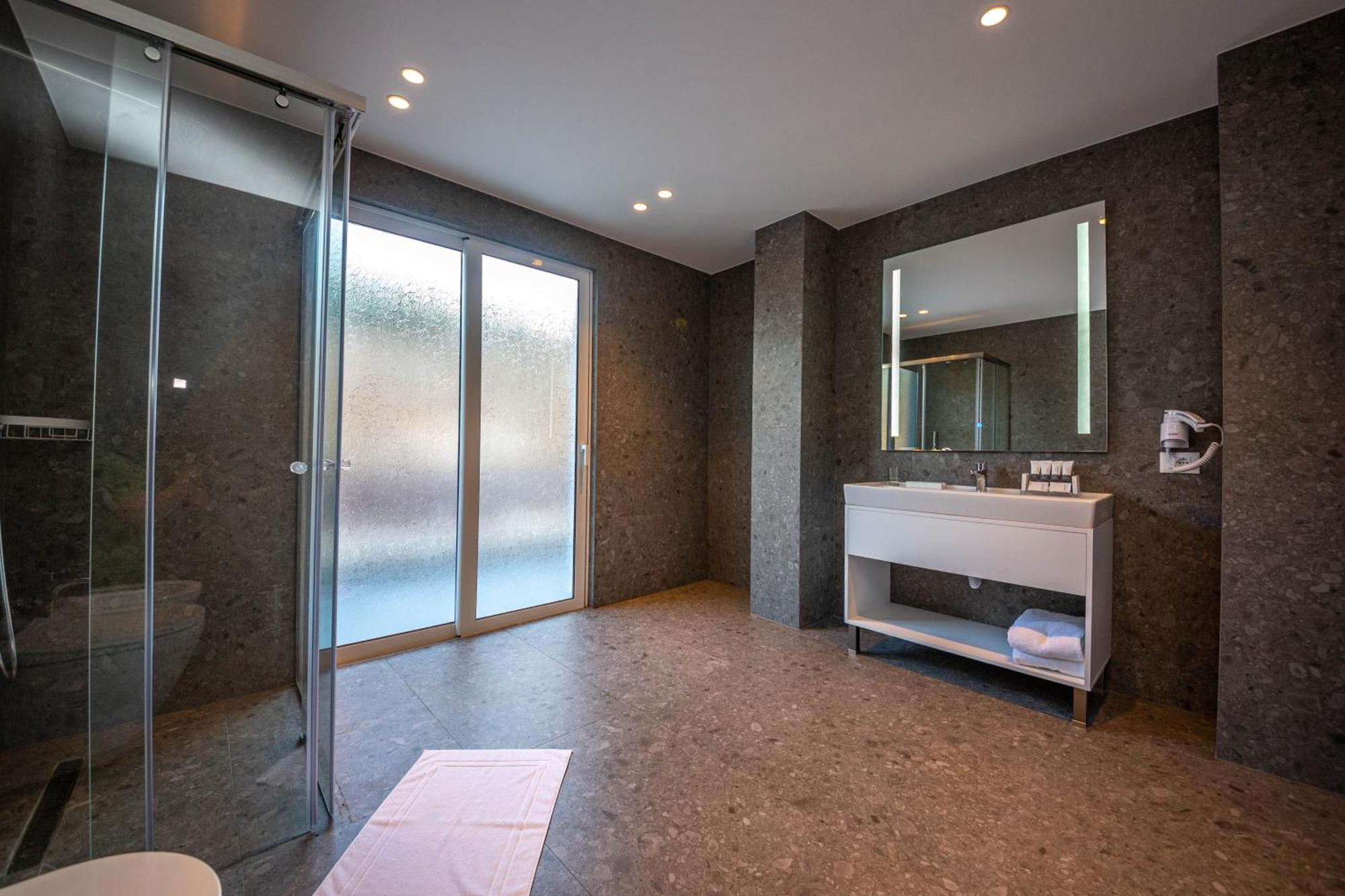 Azure Inn Hotel Sarande Bilik gambar