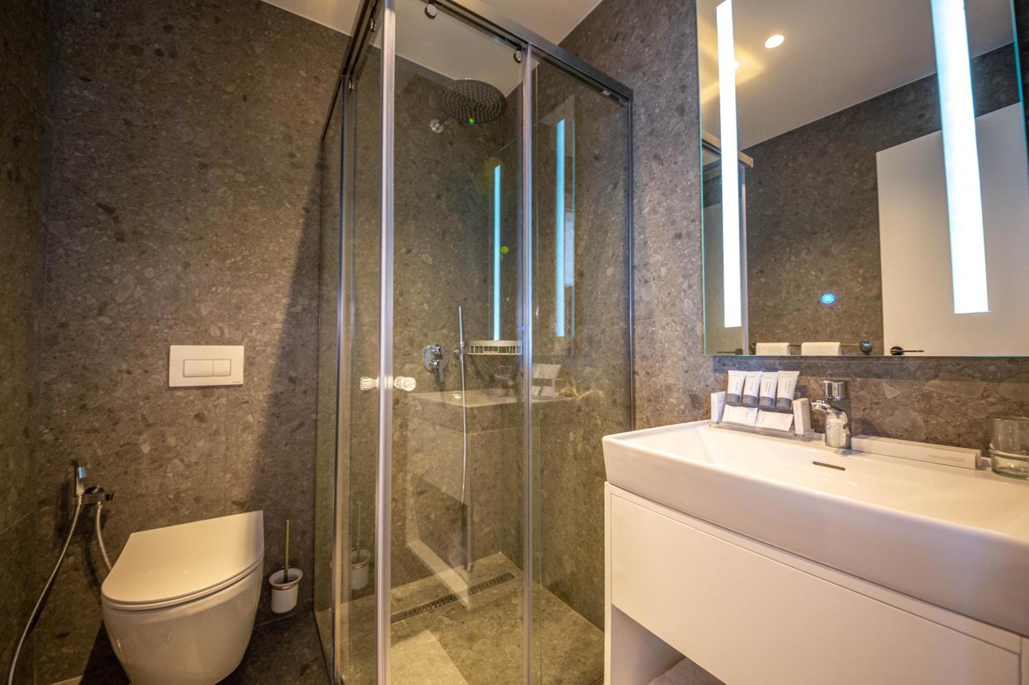 Azure Inn Hotel Sarande Bilik gambar